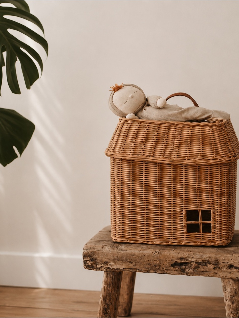 NWT Olli Ella – Rattan Hanging Hutch Basket